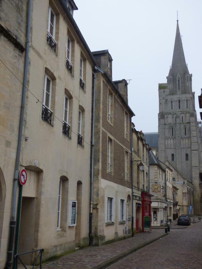 Gite De La Cathedrale Apartamento Bayeux Exterior foto